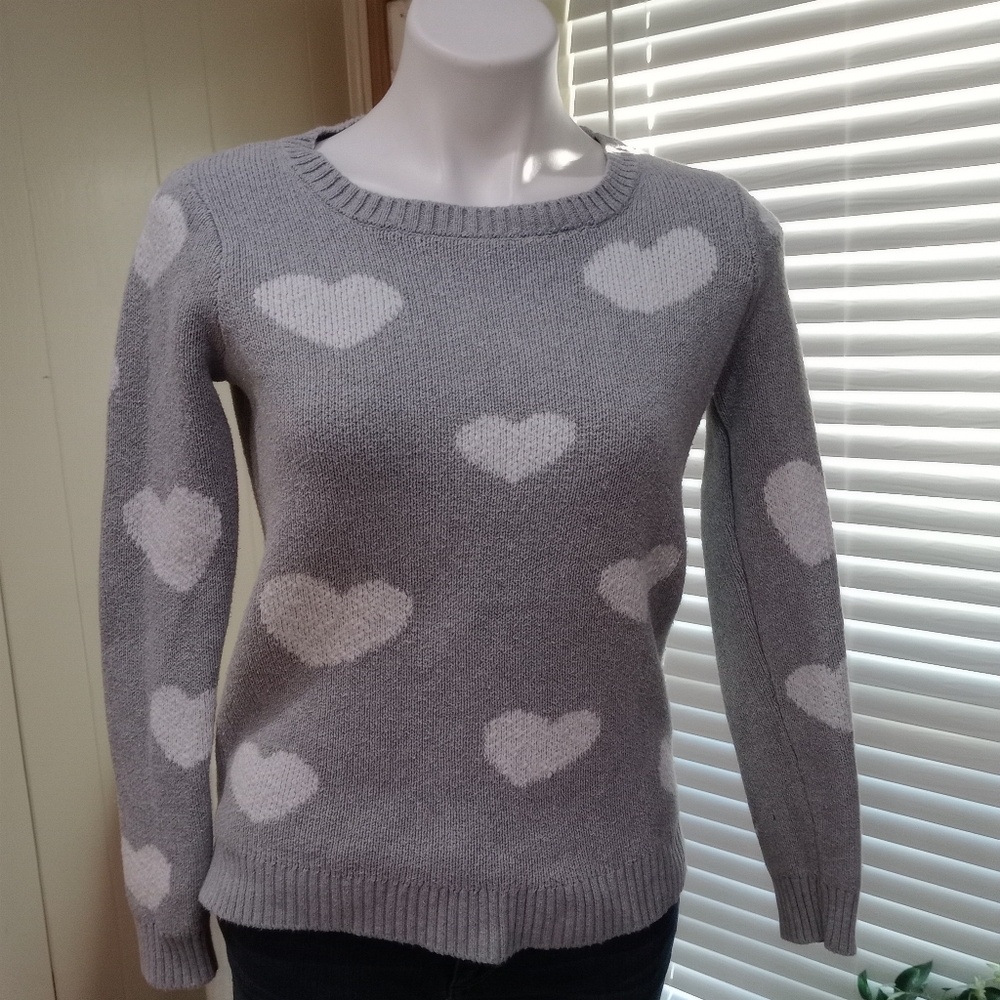 Heart Pattern Gray Sweater